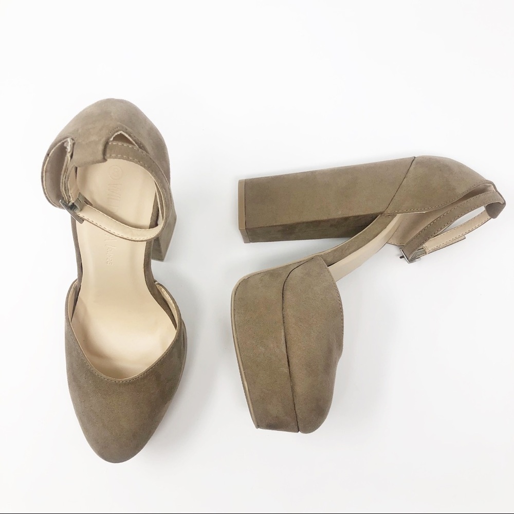 WILD DIVA Chunky Suede Heels tan size 8